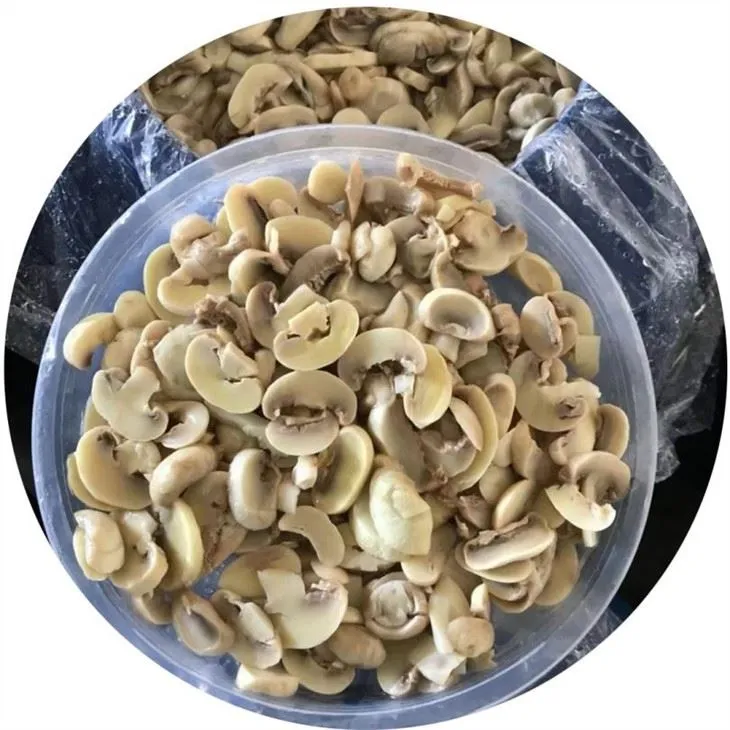 sliced Champignon in barrels